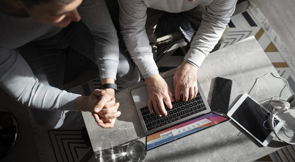 grand-parent-learning-use-digital-divice